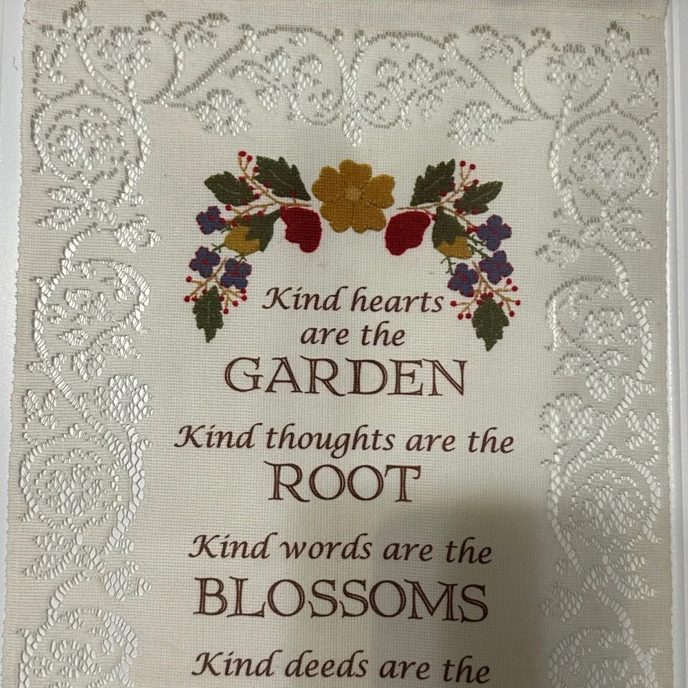 Heritage‎ Lace Wall Hanging Banner White Excellent Garden Poem   Cottage Country